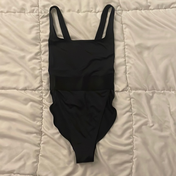ASOS Petite Other - Black high cut bathing suit